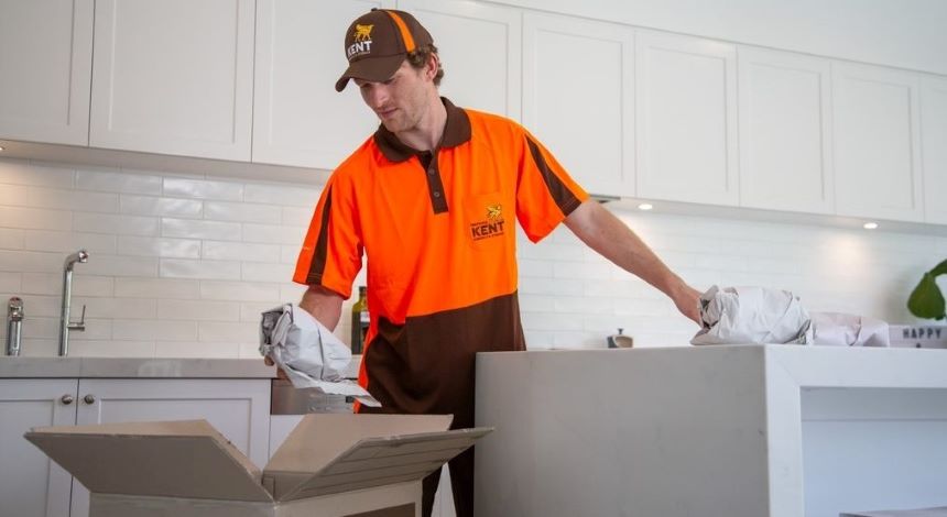 How to Pack Fragile Items for Storage 1 How to pack fragile items for storage