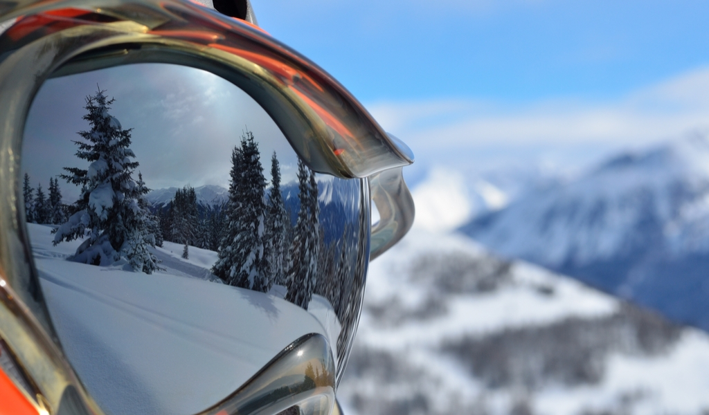 5 Best Tips On How To Store Your Ski Gear 5 How to Store Ski Goggles