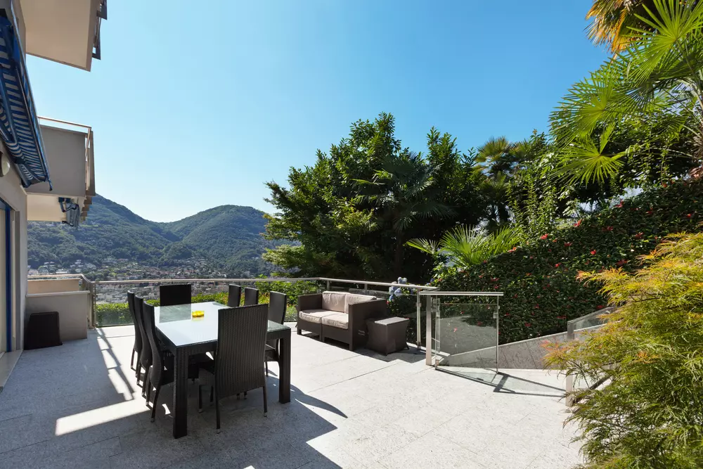 How To Move Outdoor Furniture - Tips For Moving Outdoor Furniture 1 how to move outdoor furniture